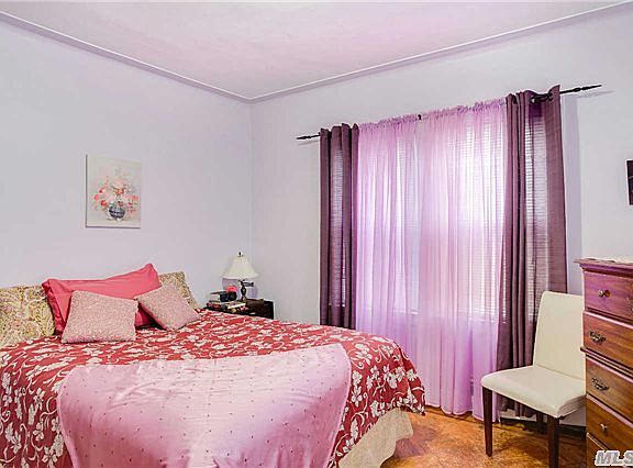 5th image of 11638 222nd St