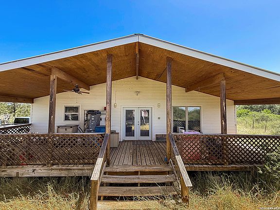 4th image of 529 Cedar Ridge Rd