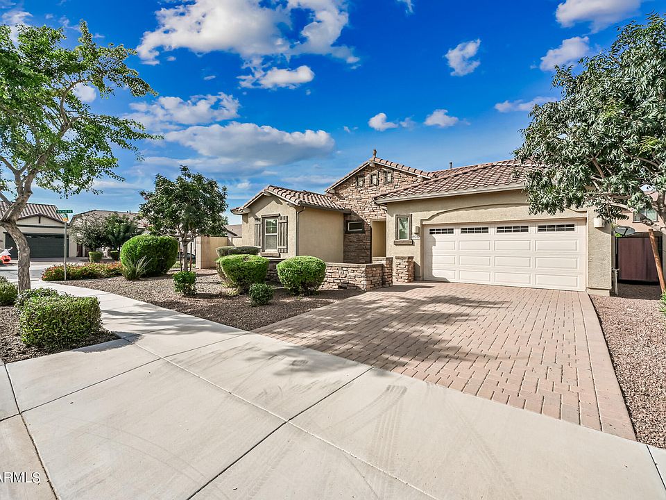 1st image of 19250 E Carriage Way