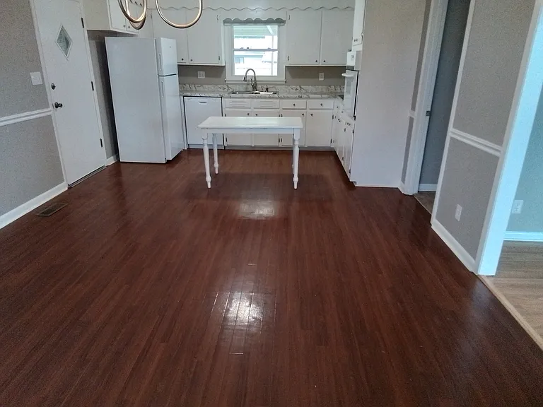 400 Grove St — Photo 3