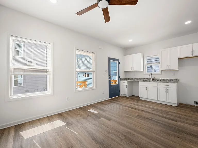 255 Love St SW #B3 — Photo 6