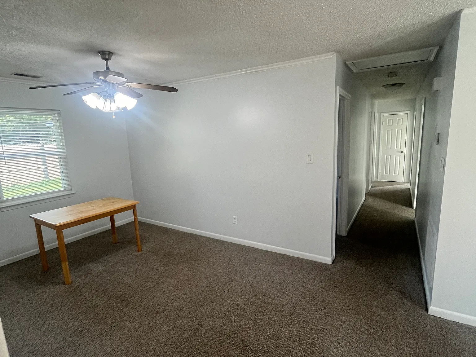 4 bed, 1400 sqft, $2,400 — Photo 4