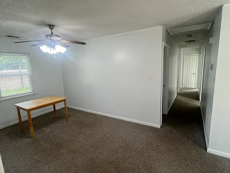 1301 Bramblewood Ct — Photo 4