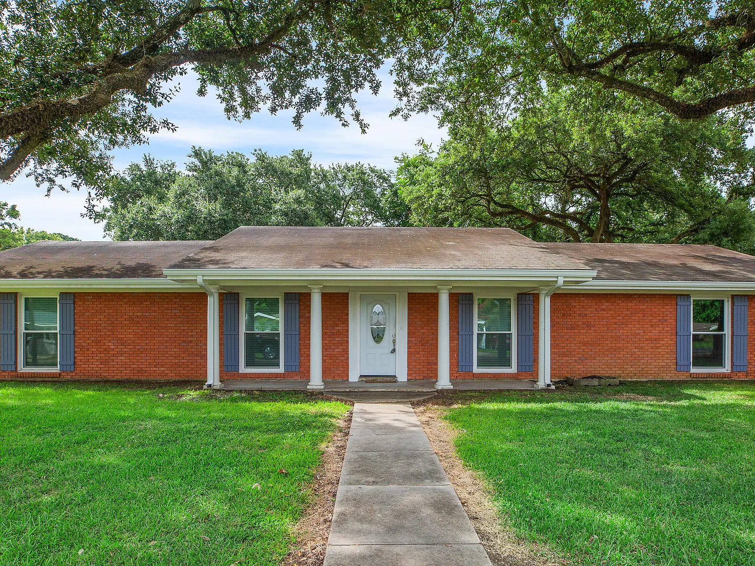 3 bed, 1770 sqft, $1,900 — Photo 1