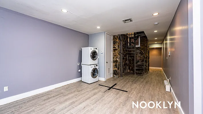 Rented by Nooklyn NYC LLC | media 18