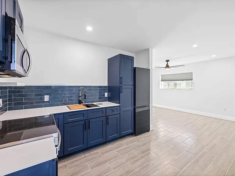 3012 Broadway — Photo 13