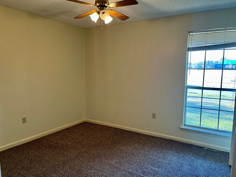 5629 Loranger Dr — Photo 7