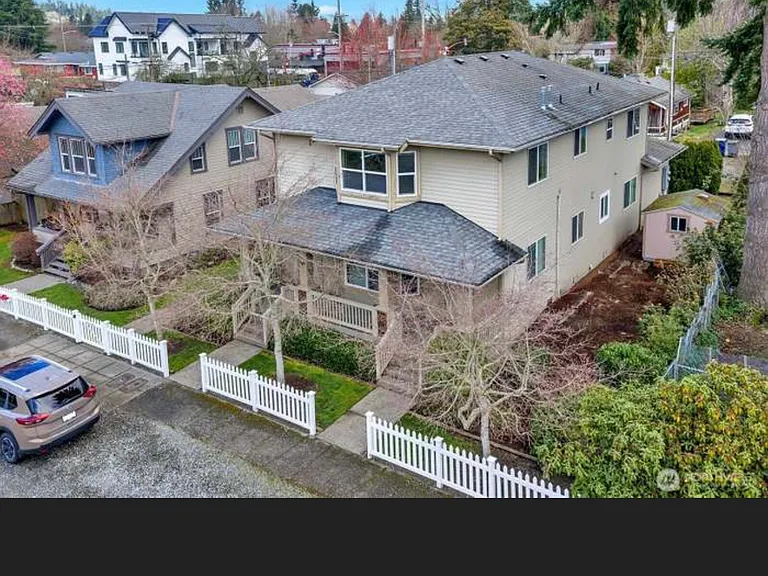 262 SE Andrews St — Photo 8