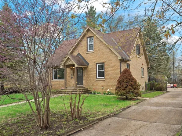 2906 Bethel Blvd, Zion, IL 60099