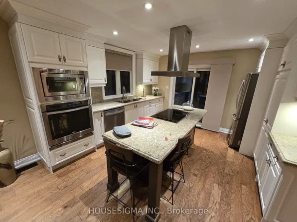 12020 Woodbine Ave, Whitchurch Stouffville, ON L4A 2K3
