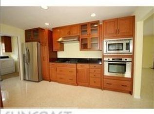 1340 Oakbrook Dr, Largo, FL 33770