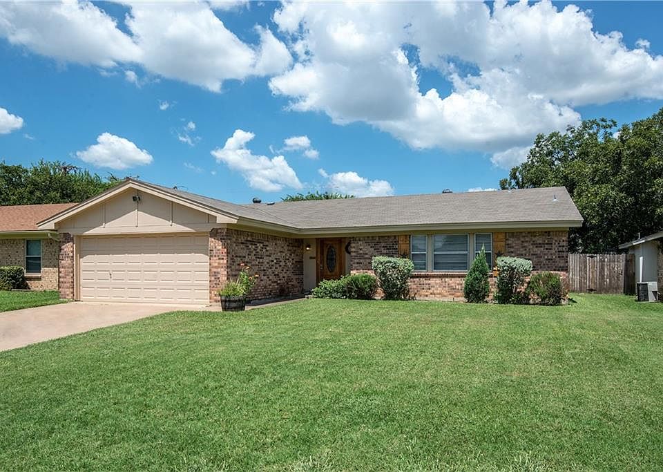 1st image of 4413 Aspen Way