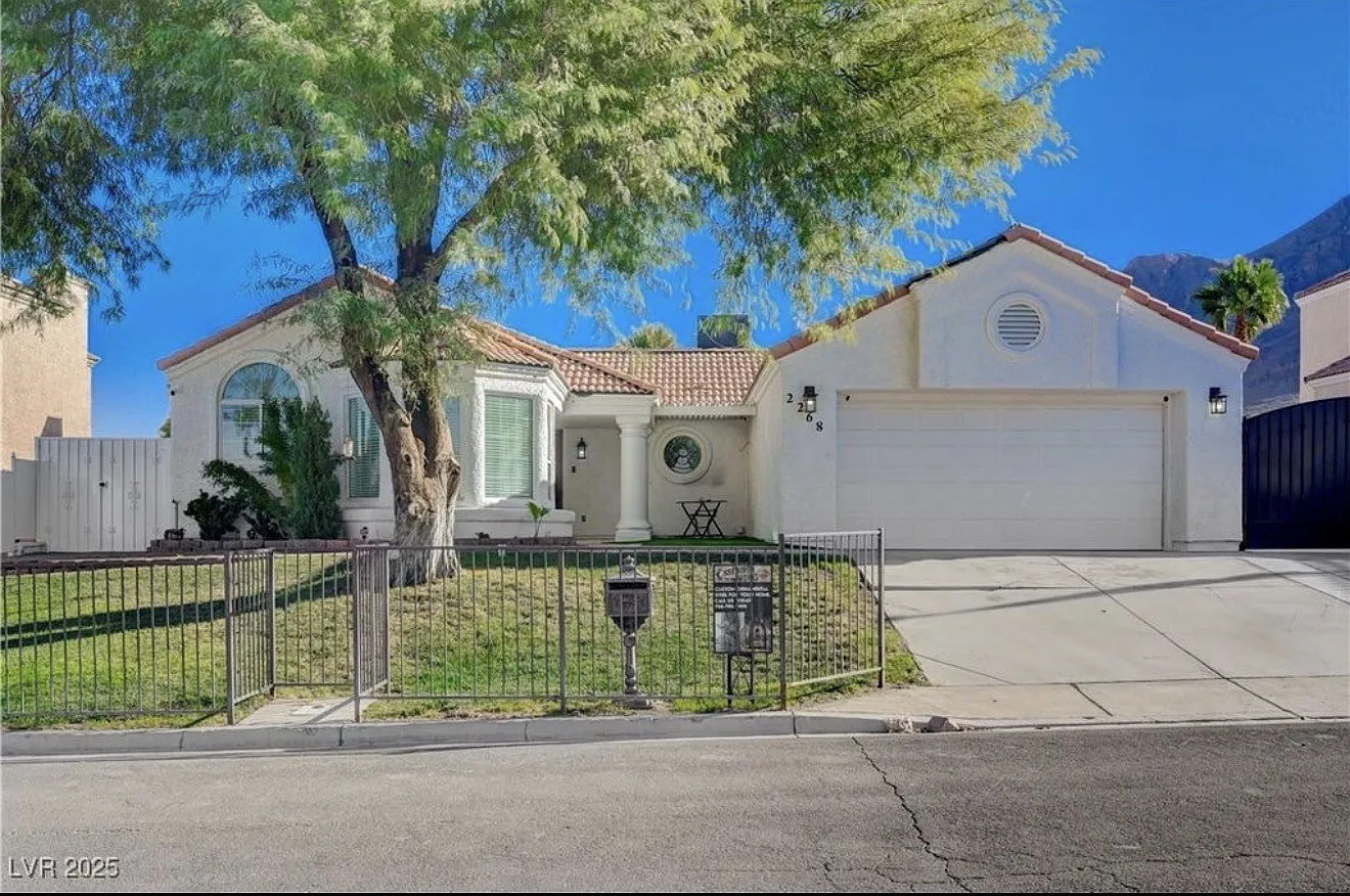 3 bed, 1445 sqft, $2,860 — Photo 2