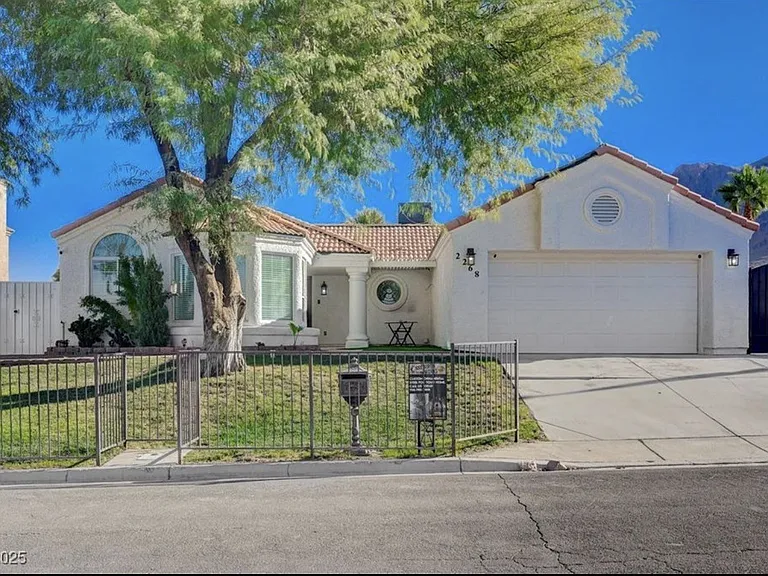 2268 Welsey Manor Dr — Photo 2
