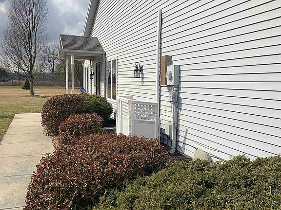 5th image of 35 Clubview Dr