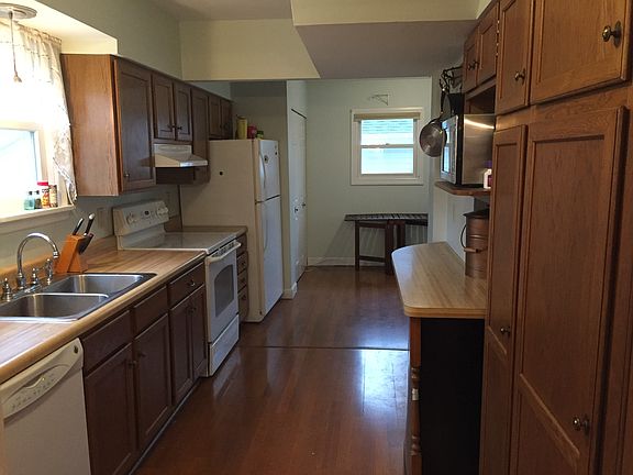 5th image of 510 N Van Buren Ave