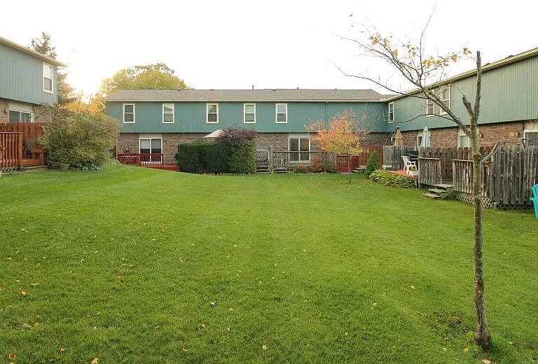 345 Clark St — Photo 3