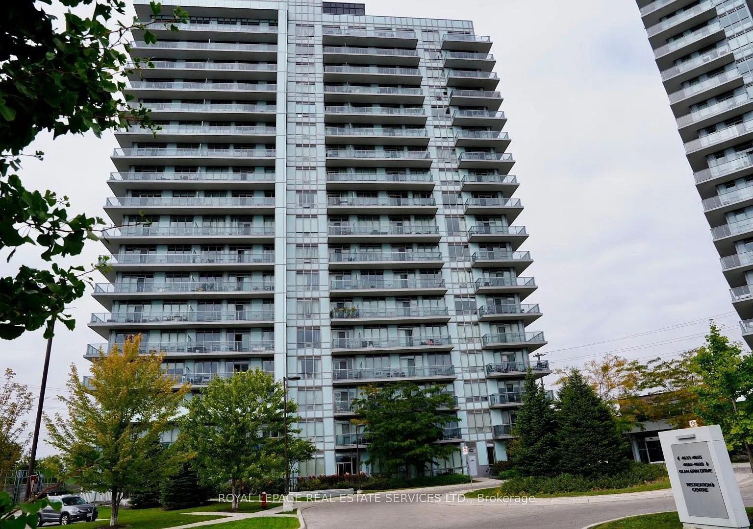 3 bed, $2,950 — Photo 1