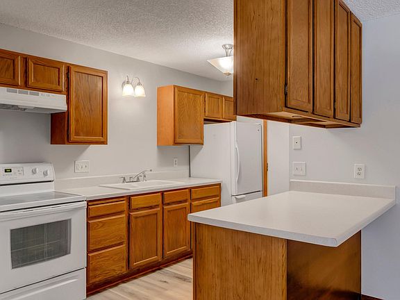 3rd image of 681 Parkside Dr #681G
