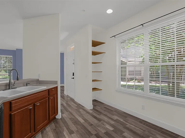 740 Ashworth Overlook Dr #B — Photo 12