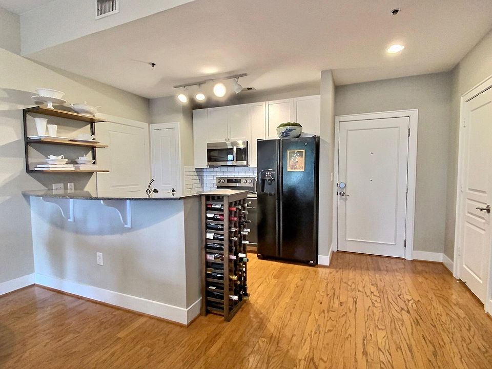 Brand new stainless steel appliances (new refrigerator not pictured)