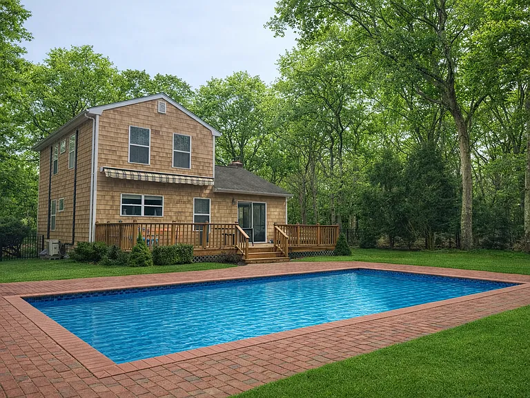 37 Bonac Wood Ln — Photo 2