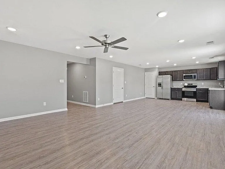 8109 Driftwood Loop — Photo 5
