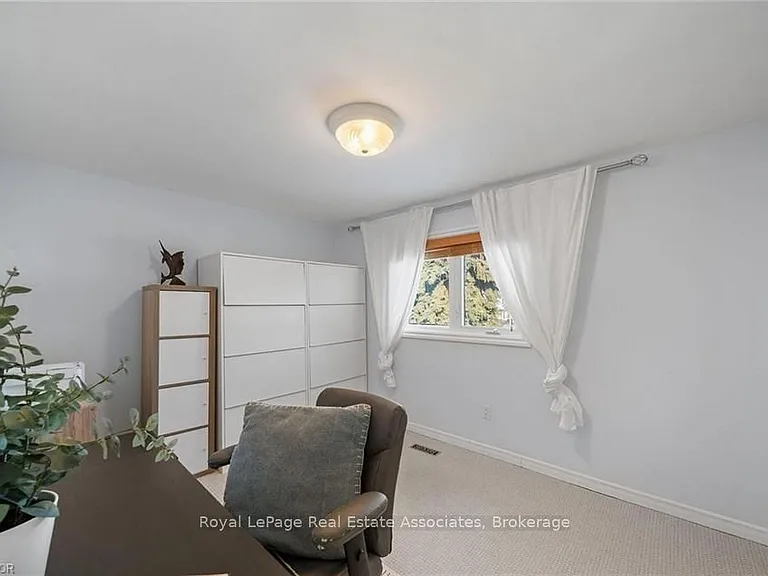 1550 Woodeden Dr #UPPER — Photo 17