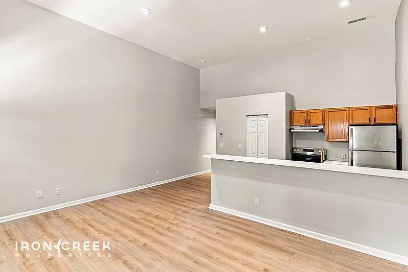 1 bed, 1.0 bath, 735 sqft, $1,450 — Photo 4