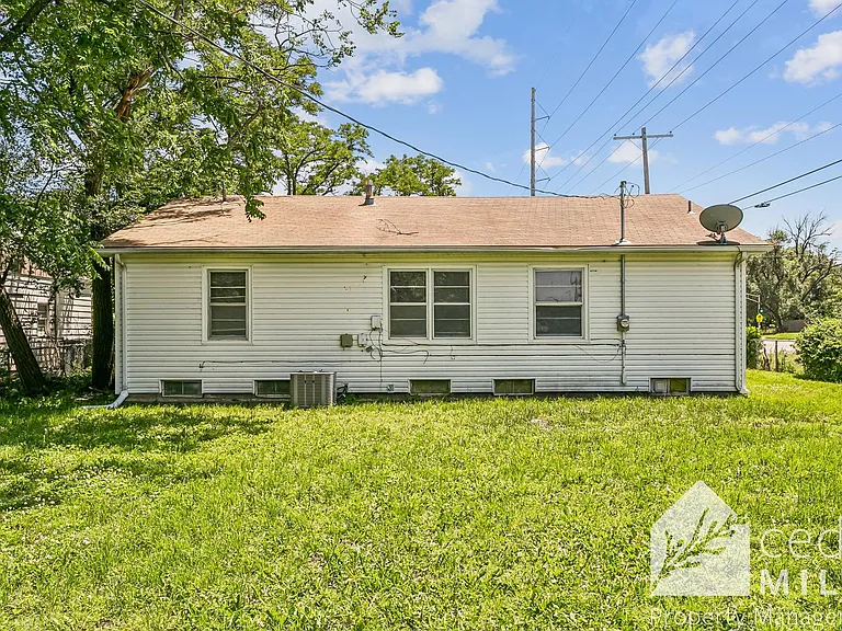 8002 E Gilbert St — Photo 14