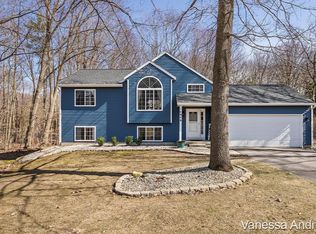 14956 Treevalley Dr, Cedar Springs, MI 49319