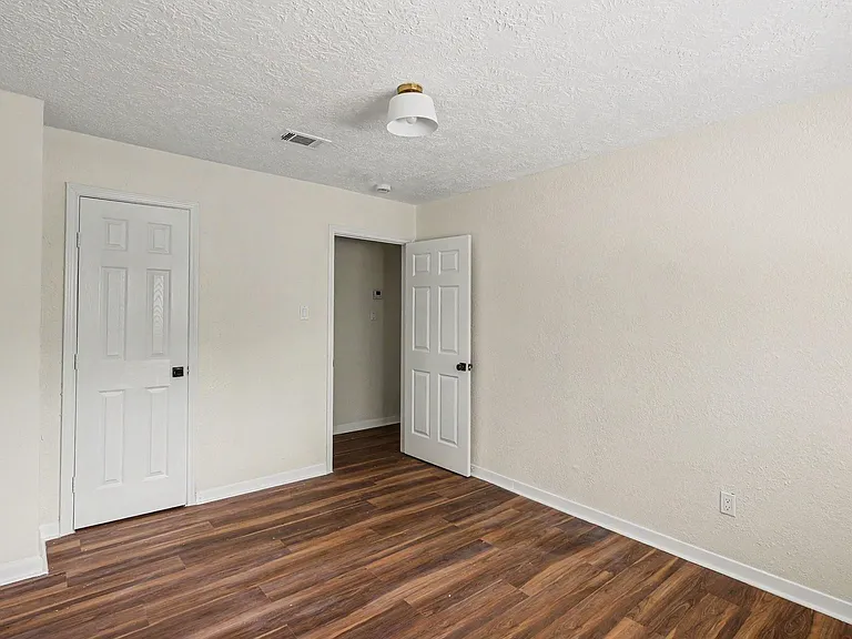 2430 Summer Spring Dr — Photo 14