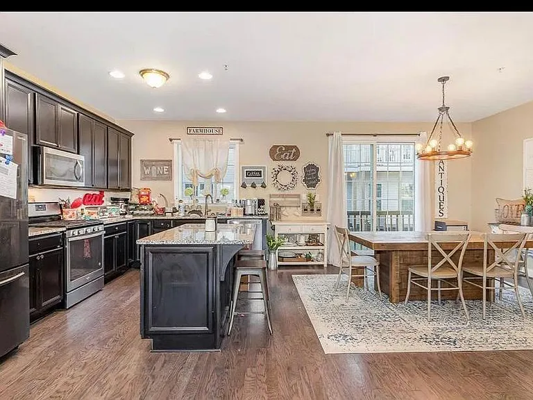 3276 Katie Way — Photo 4