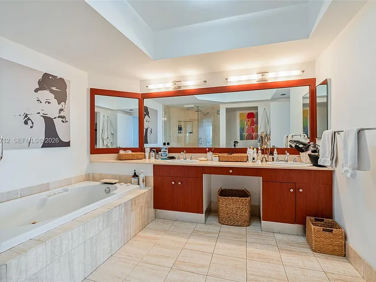 21205 Yacht Club Dr #805 — Photo 19