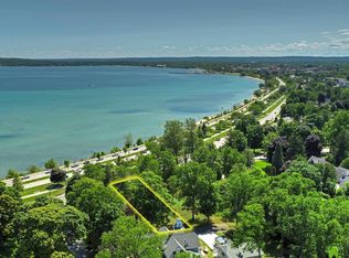 1133 Bay St, Traverse City, MI 49684