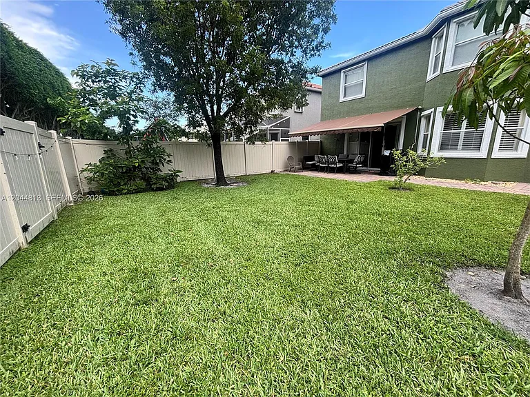 9109 Dupont Pl — Photo 44