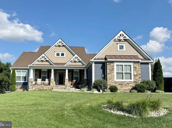 201 Saratoga Woods Ln, Stafford, VA 22556