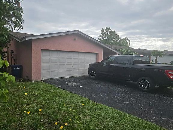 3rd image of 7471 NW 37th Ct