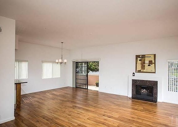 3rd image of 9310 Towne Centre Dr Unit 76