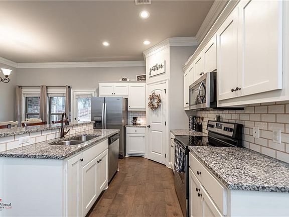 5th image of 6743 Oasis Dr