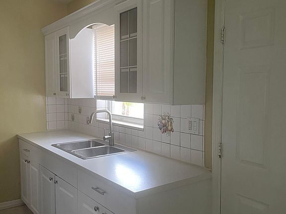2nd image of 1758 NE 177th St