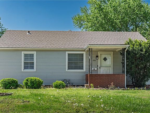 2nd image of 430 Fieldcrest Dr