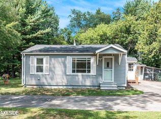 2720 Buckner Rd, Lake Orion, MI 48362