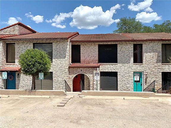 3rd image of 18801 Hogan Cir APT 2-B