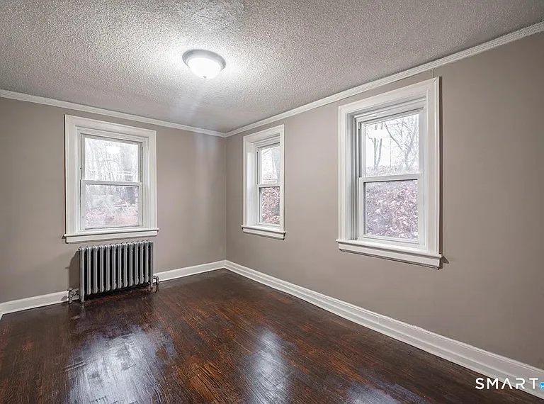 73 Silver St — Photo 16