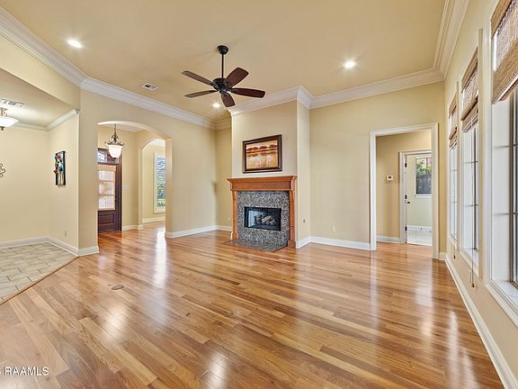 5th image of 219 Durham Dr