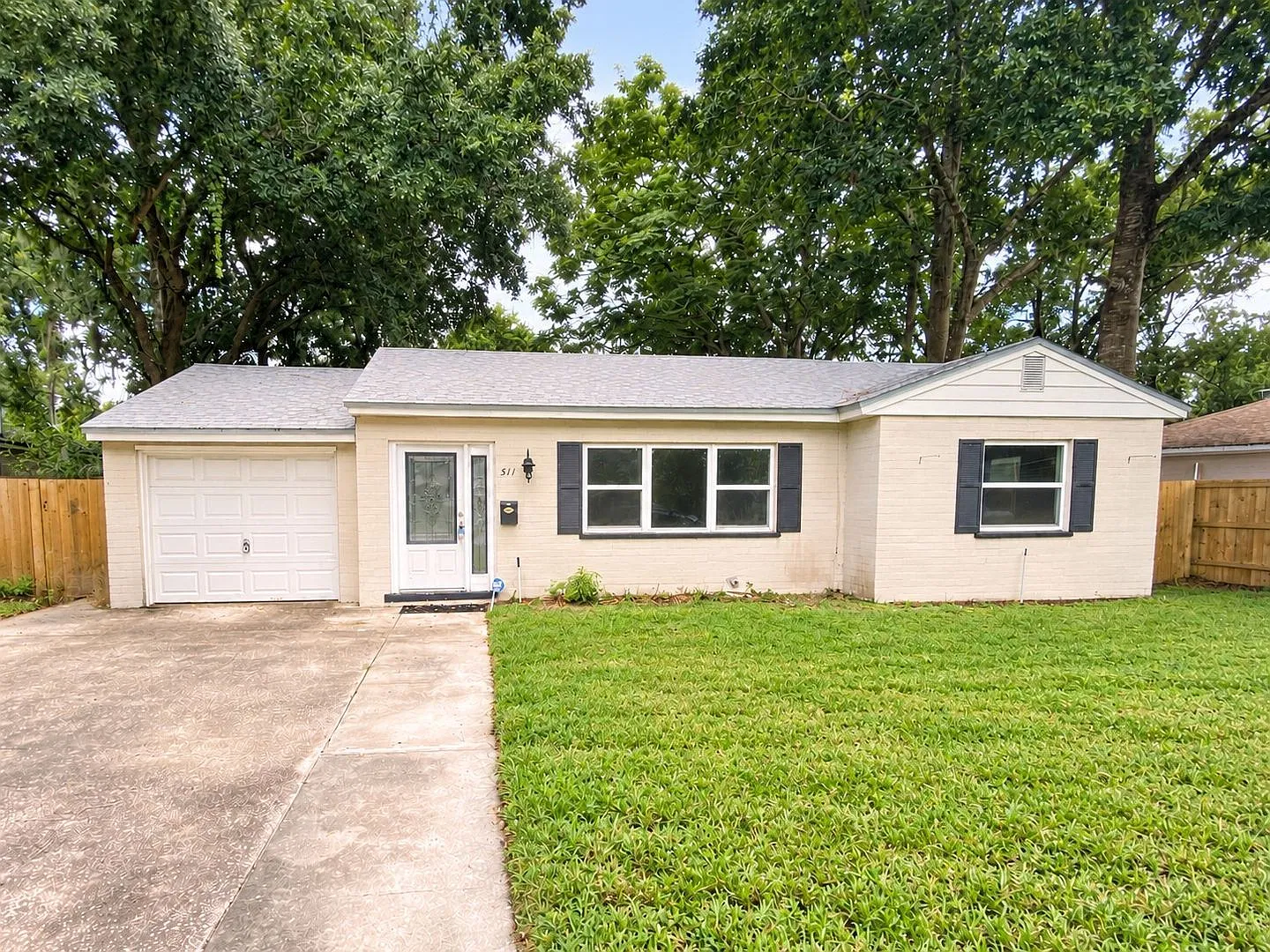 3 bed, 2.0 bath, 1526 sqft, $2,595 — Photo 1