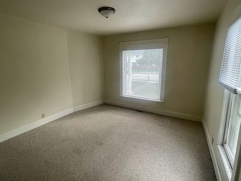 1160 High Ave — Photo 3