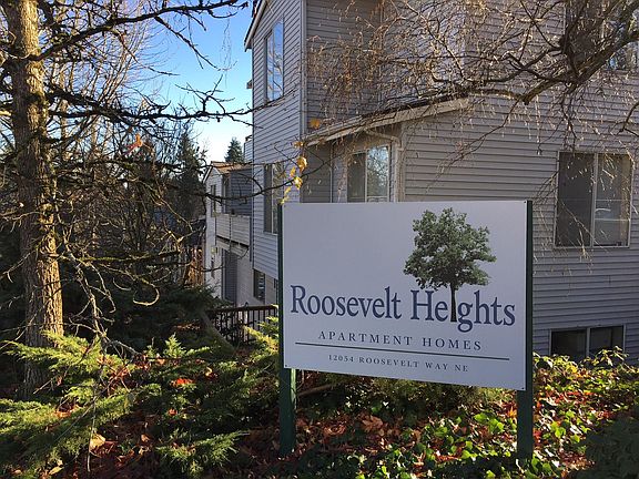4th image of 12054 Roosevelt Way NE APT B203