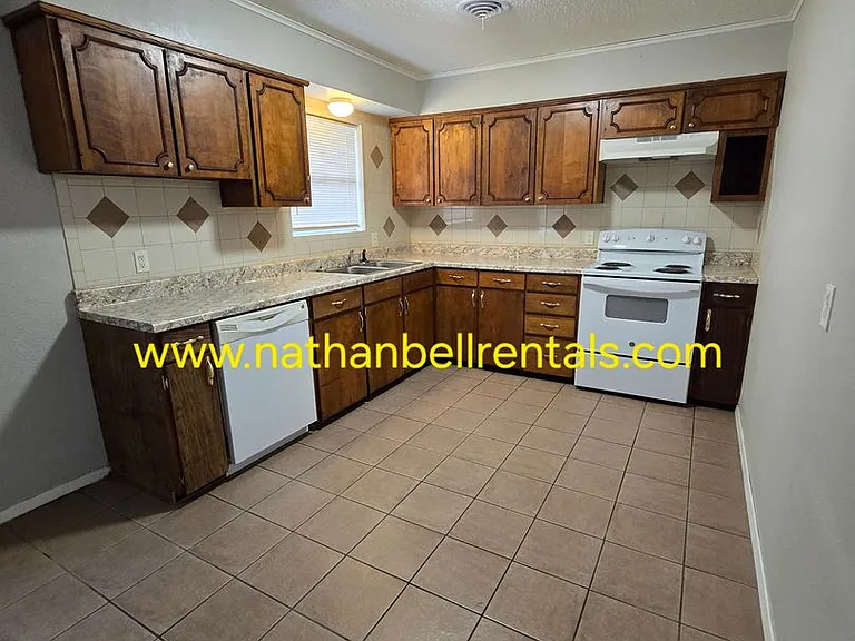 2485 Cypress Dr — Photo 9